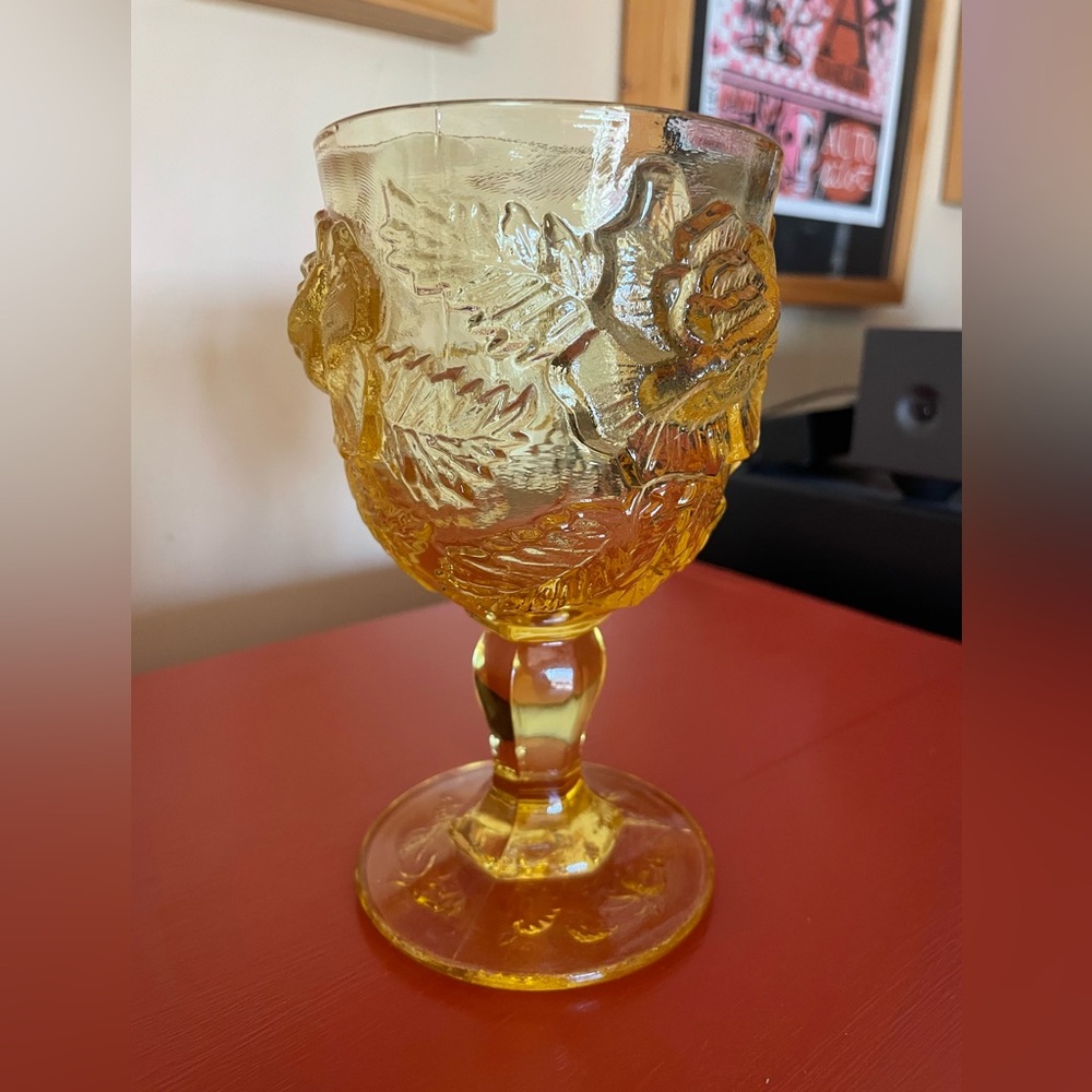 🌹Vintage Madonna Inn Wild Rose Goblet - Large 6.5oz Wine Glass - yellow 💛